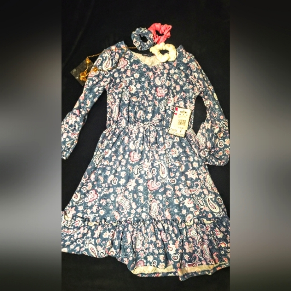 Girls dress with accessories